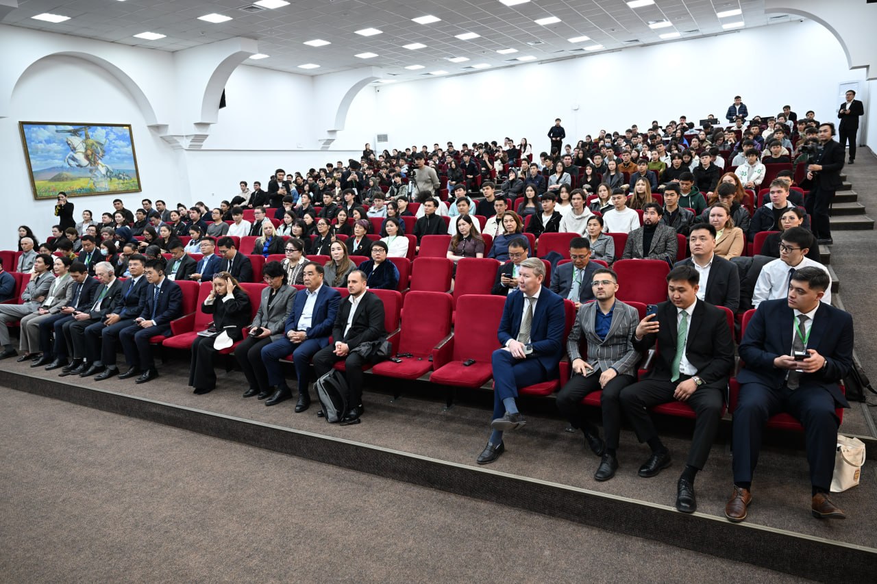 В КазНУ им. аль-Фараби прошёл форум Digital Farabi 2026
